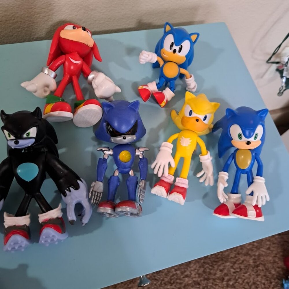 6 Large Sonic the hedge Hog action figures toy lot blue black red yellow movable